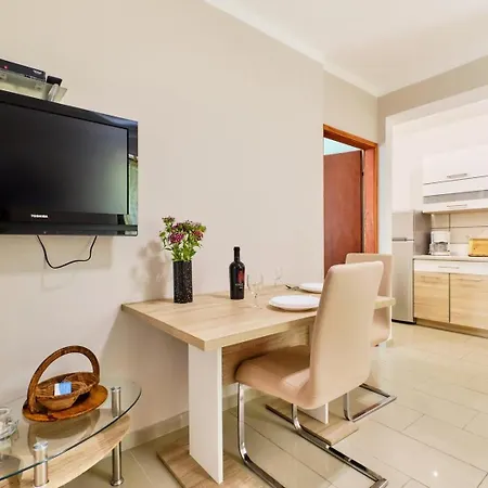 Ady Gostinjska kuća 3*