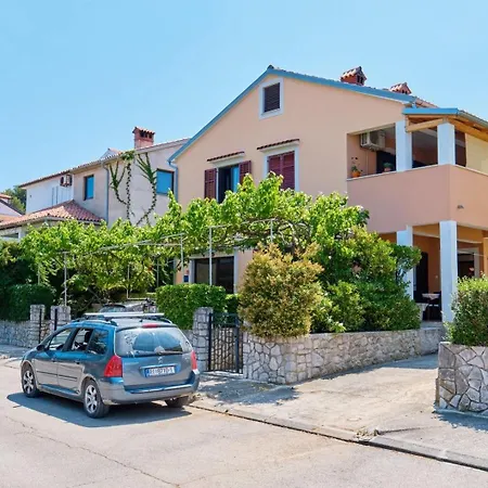 Ady 게스트하우스 말리로시니