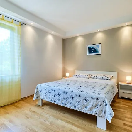 Gostinjska kuća Ady 3*